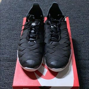 Women’s Nike Juvenate Women shoes. Like new!